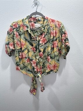 American Eagle Outfitters Yellow Floral Tie-Front Button Down Shirt